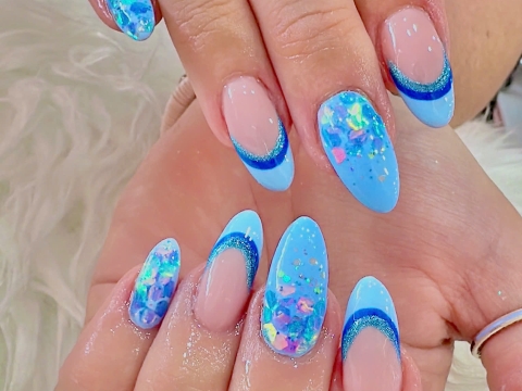 NAILS 