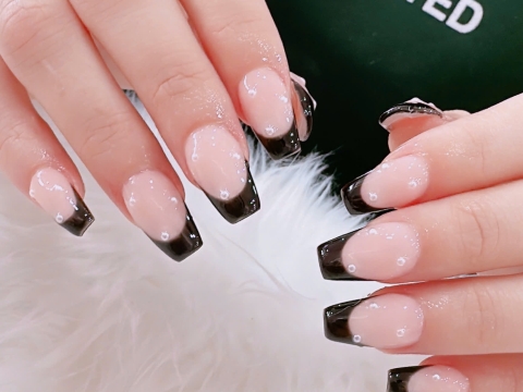 NAILS 