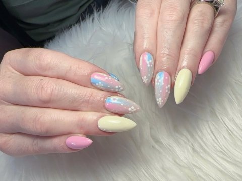 NAILS 