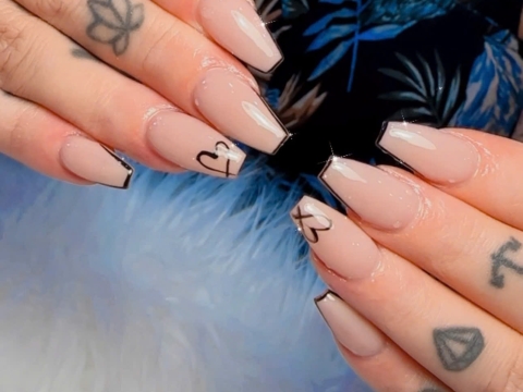 NAILS 