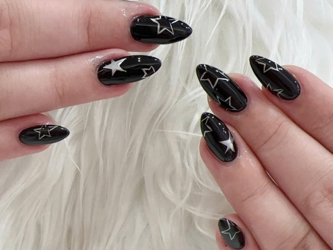 NAILS 