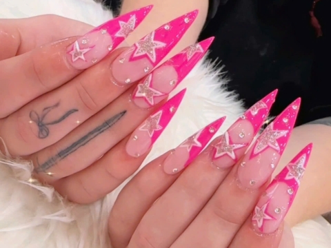 NAILS 