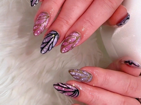 NAILS 