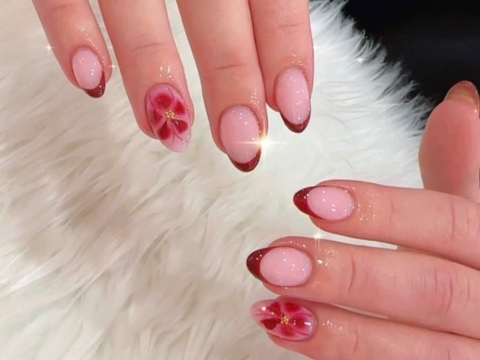 NAILS 